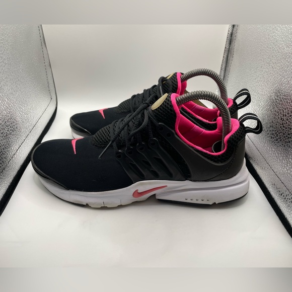 Nike Presto Women's Black and Pink Sneakers size 8 - Picture 1 of 8